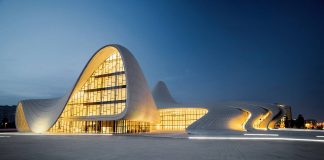 Heydar Aliyev Cultural Center, Baku Azerbaijan : Copyright © Farid Khayrulin/TASCHEN