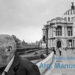 El arquitecto Manuel Larrosa recibe la Medalla Bellas Artes : Fotografía © INBA