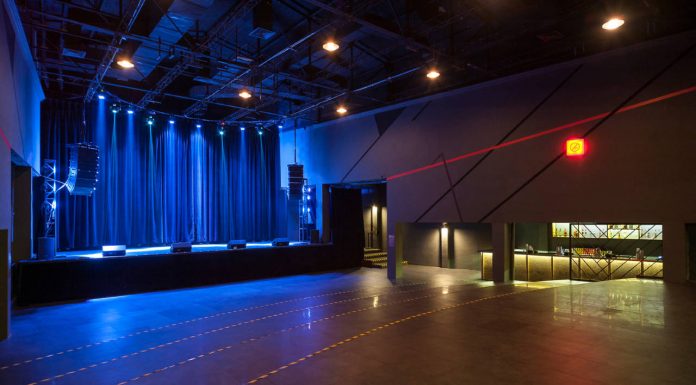 SALA CORONA : Fotografía cortesía de © Sicario Music