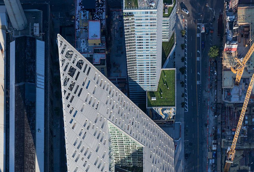 VIΛ 57 West Aerial View by BIG – Bjarke Ingels Group : Photo credit © Iwan Baan