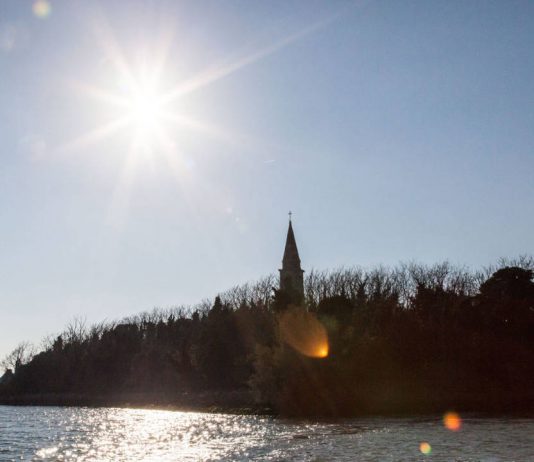 YAC Anuncia a los ganadores del Concurso University Island : Photo © YAC