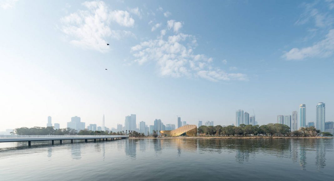 The most striking building on Noor Island is the high-profile Butterfly Pavilion, whose ornamental shading roof characterizes the island : Photo credit © Joaquín Busch