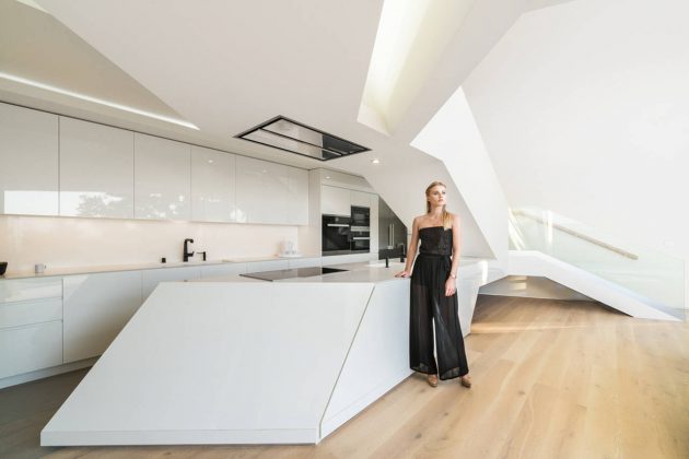 MU77 - KITCHEN BY ARSHIA ARCHITECTS : Photo credit © PAUL VU