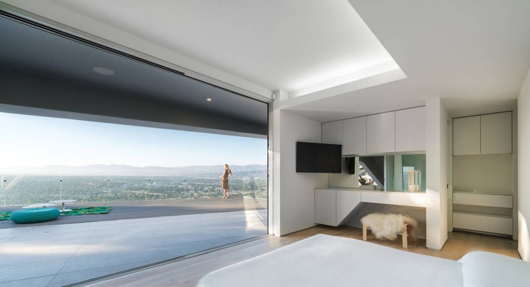 MU77 - BEDROOM BY ARSHIA ARCHITECTS : Photo credit © PAUL VU