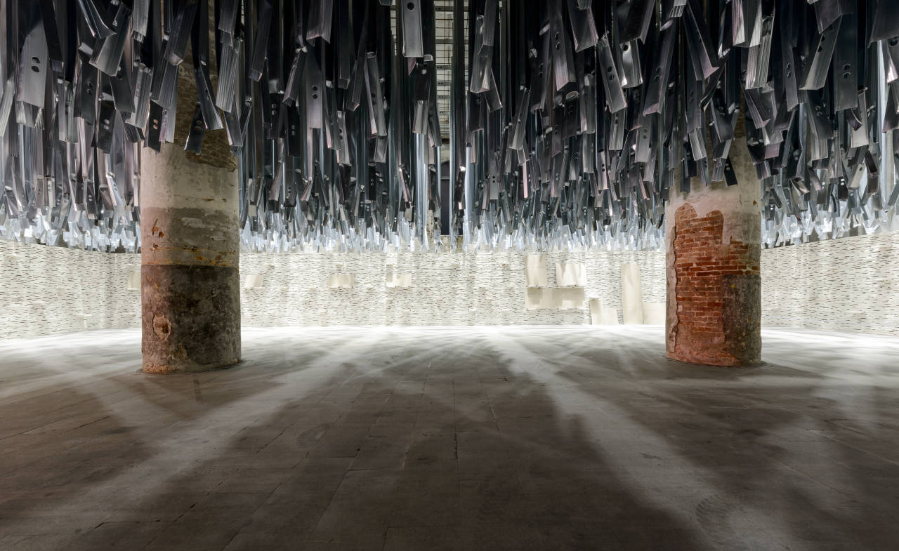 DIDASCALIA La sala principal de la Corderie de el Arsenale : Photo Andrea Avezzù cortesía de © La Biennale di Venezia