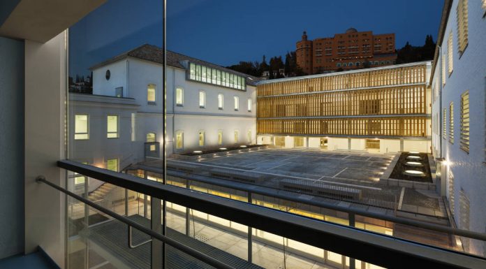 ¡La Arquitectura Española Toma Manhattan! ETSA Granada Víctor López Cotelo Arquitecto : Foto © Lluís Casals