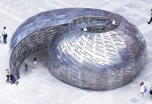 Vista Aérea del NASA Orbit Pavilion diseñado por StudioKCA en el Festival World Science Festival en la Ciudad de Nueva York : Photo © Chuck Choi