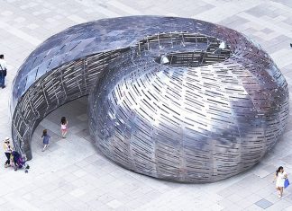 Vista Aérea del NASA Orbit Pavilion diseñado por StudioKCA en el Festival World Science Festival en la Ciudad de Nueva York : Photo © Chuck Choi