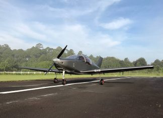 Pirwi y Horizontec crean el primer avión de madera construido en México : Fotografía © Pirwi