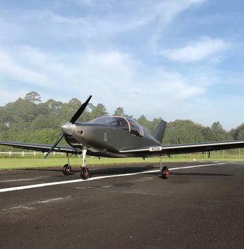Pirwi y Horizontec crean el primer avión de madera construido en México : Fotografía © Pirwi
