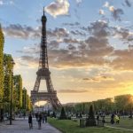 Vista Panorámica de la Torre Eiffel - Símbolo de la Ciudad de París : Ánh © Internet, cortesía de reTHINKing Architecture Competitions