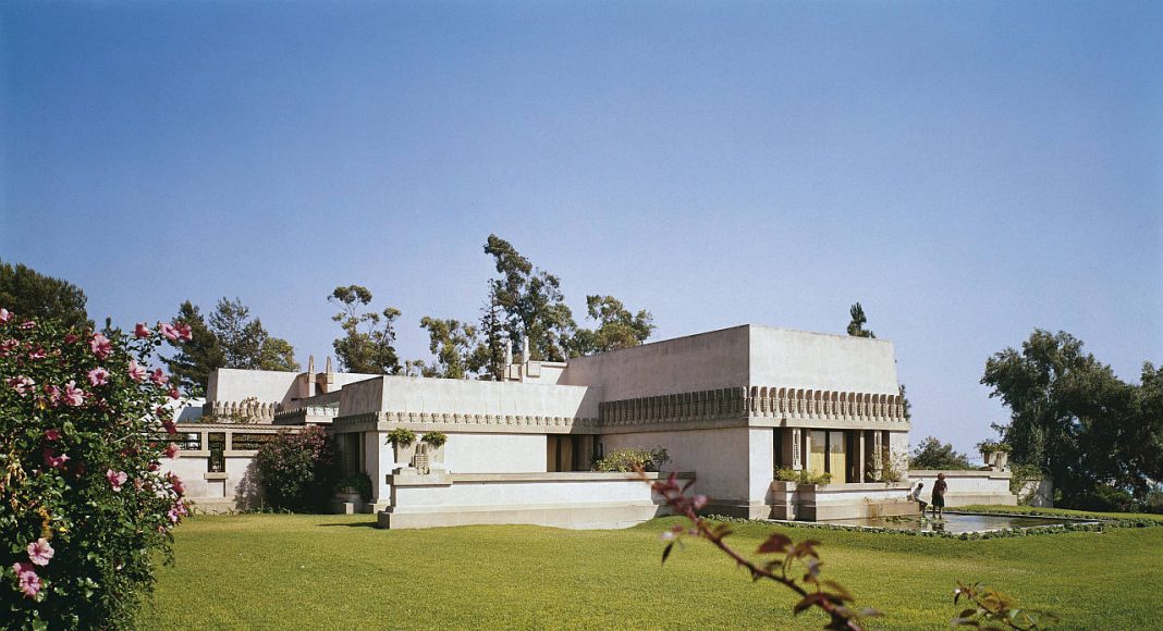 Aline Barnsdall "Hollyhock House" 1919 Olive Hill, Los Angeles, California : Copyright Photo © Julius Shulman