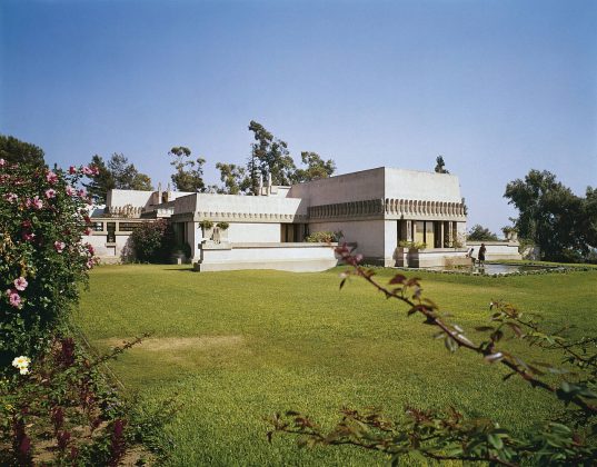 Aline Barnsdall "Hollyhock House" 1919 Olive Hill, Los Angeles, California : Copyright Photo © Julius Shulman