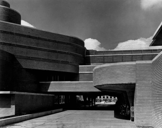 S.C. Johnson & Son Company, Administration Building 1936 Racine, Wisconsin : Copyright Photo © Frank LLoyd Wright Foundation