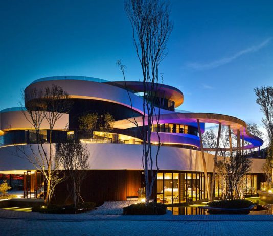 Green Places Community Clubhouse Building Exterior by Chain 10 Urban Space Design : Photo credit © Kuo-Min Lee