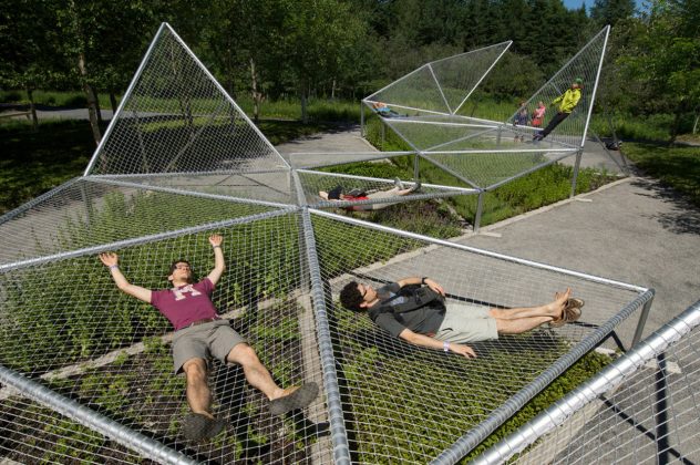 Dymaxion Sleep by Jane Hutton and Adrian Blackwell, 2009 : Photo credit © Robert Baronet