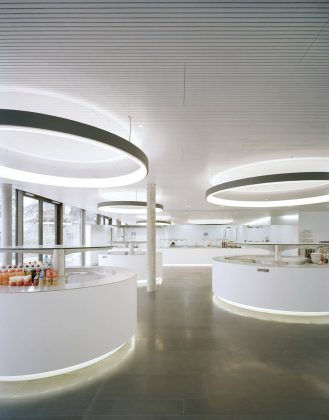 Restaurant World Trade Organization in Genève, Switzerland by Wittfoht Architekten : Photo credit © Brigida González