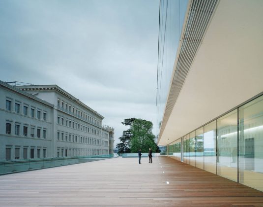 Dialogue between Old and New World Trade Organization in Genève, Switzerland by Wittfoht Architekten : Photo credit © Brigida González