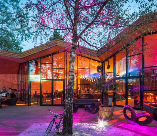 Restaurante BOOS Beach Club en Bridel, Luxemburgo by Metaform Architects : Photo credit © Steve Troes Fotodesign