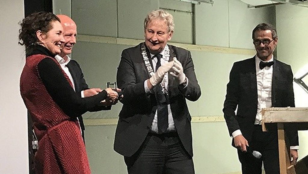 Caroline Bos, Ben van Berkel, the Mayor of Amsterdam Eberhard van der Laan and Fred Schoorl : Photo © UNStudio