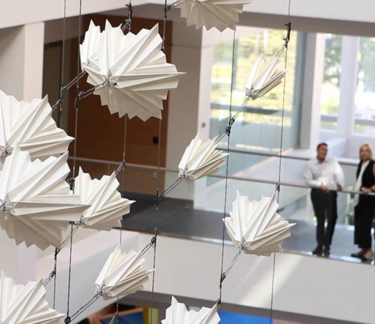 Diffusion Choir Stunning Kinetic Sculpture by Sosolimited, Plebian Design and Hypersonic : Photo © Sosolimited