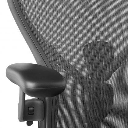 Silla Aeron Renovada Detalle del Brazo by Herman Miller : Fotografía © Herman Miller México