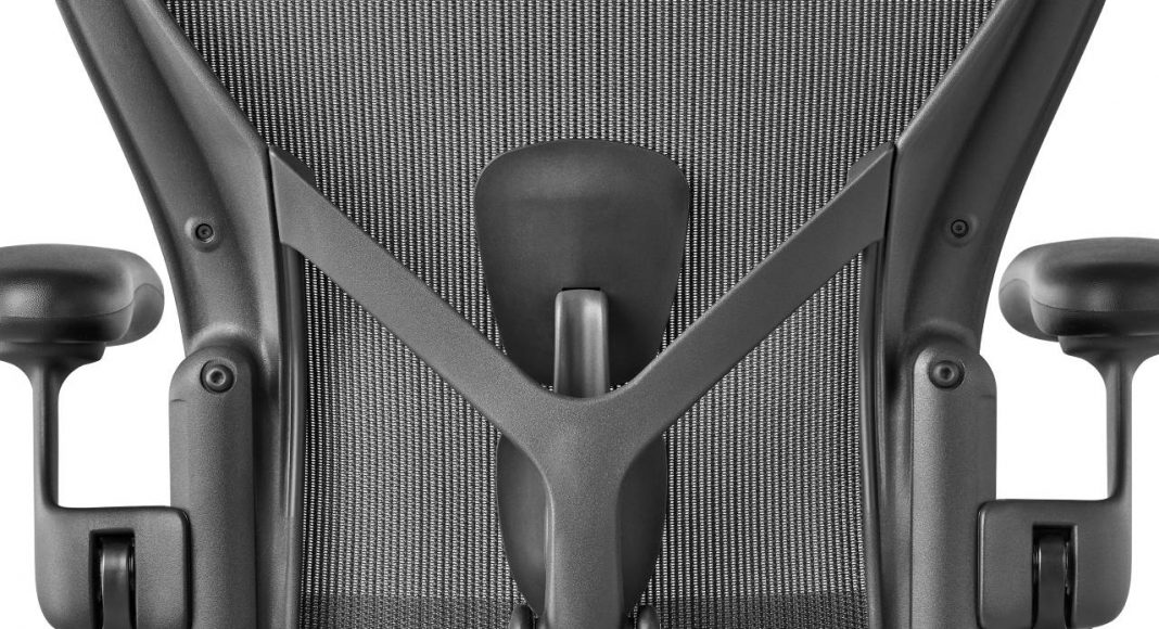 Silla Aeron Renovada Detalle PostureFit by Herman Miller : Fotografía © Herman Miller México