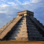 El Castillo. Zona arqueológica de Chichén Itzá : Foto © Mauricio Marat INAH