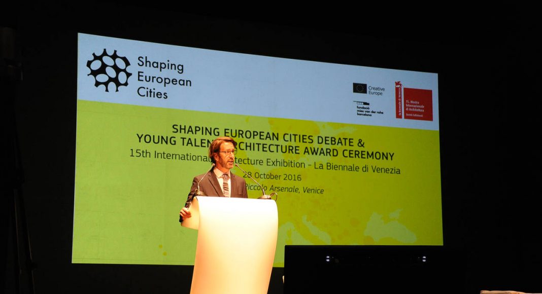 Debate Shaping European Cities II Openning by Damian Horner : Photo © Giovanna Zen