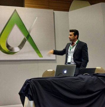 Conferencia del ingeniero Alfredo Morayta en AU México 2016 con la presentación de BIM en la construcción de la torre más alta de México: Mitikah : Fotografía © Autodesk México
