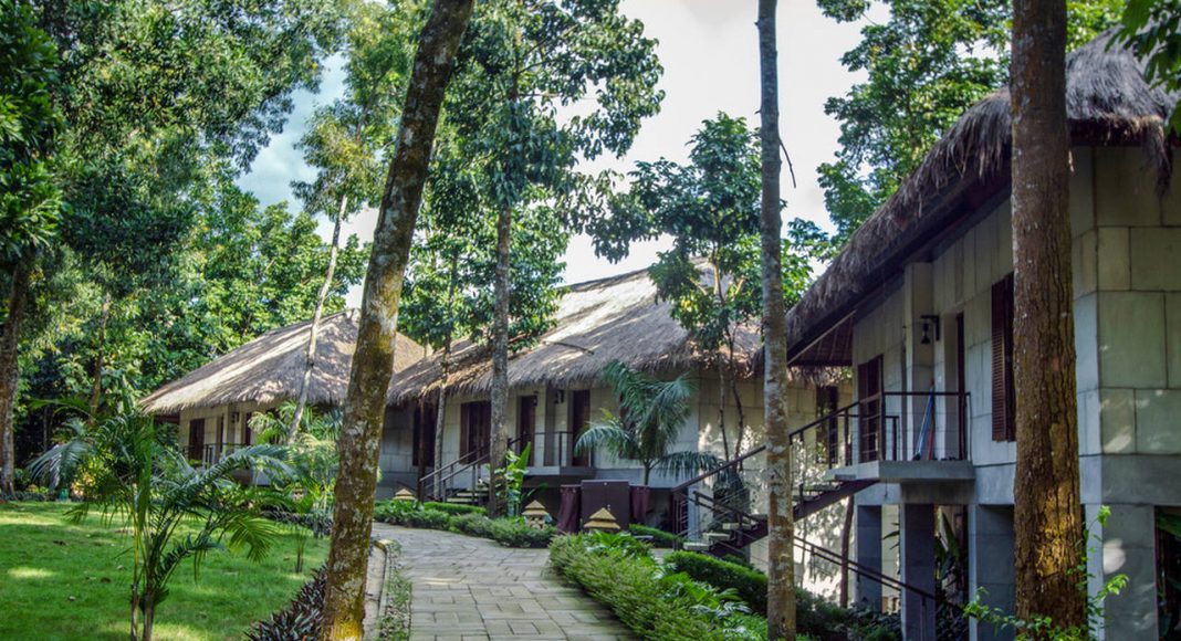 Dusai Resort & Spa Cottages in Bangladesh por VITTI Sthapati Brindo Ltd. : Photo credit © Ahsanul Haque Rubel