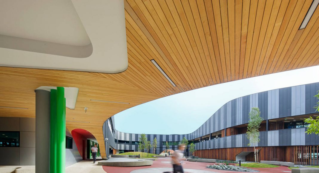 The Infinity Centre Internal Courtyard by McBride Charles Ryan : Photo credit © John Gollings