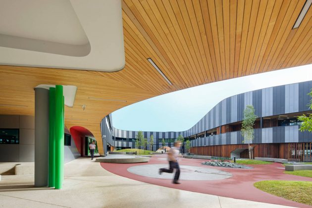 The Infinity Centre Internal Courtyard by McBride Charles Ryan : Photo credit © John Gollings