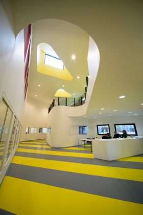 The Infinity Centre Science Lab by McBride Charles Ryan : Photo credit © John Gollings