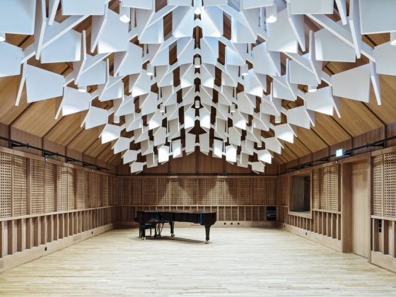 Jazz Campus Performance Room with Wooden Soundbody en Basilea, Suiza diseñado por Buol&Zünd : Photo credit © Georg Aerni