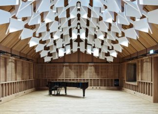 Jazz Campus Performance Room with Wooden Soundbody en Basilea, Suiza diseñado por Buol&Zünd : Photo credit © Georg Aerni