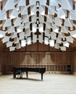 Jazz Campus Performance Room with Wooden Soundbody en Basilea, Suiza diseñado por Buol&Zünd : Photo credit © Georg Aerni