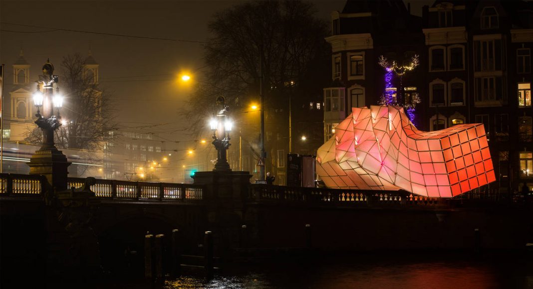 Eye_Beacon Pavilion for the Amsterdam Light by UNStudio and MDT-tex : Photo © Janus van den Eijnden