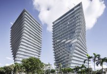 Terra Completa Grove at Grand Bay diseñado por Bjarke Ingels en Coconut Grove, Miami Terra Completa Grove at Grand Bay diseñado por Bjarke Ingels : Photo credit © Rasmus Hjortshoj