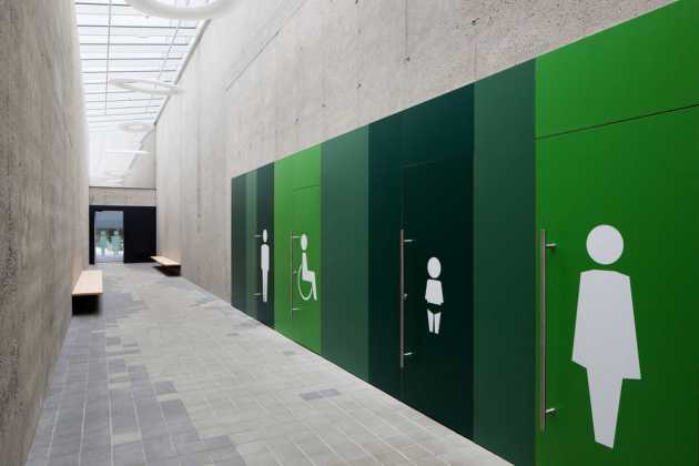 Toilets for customers : Photo credit © Markus Kaiser
