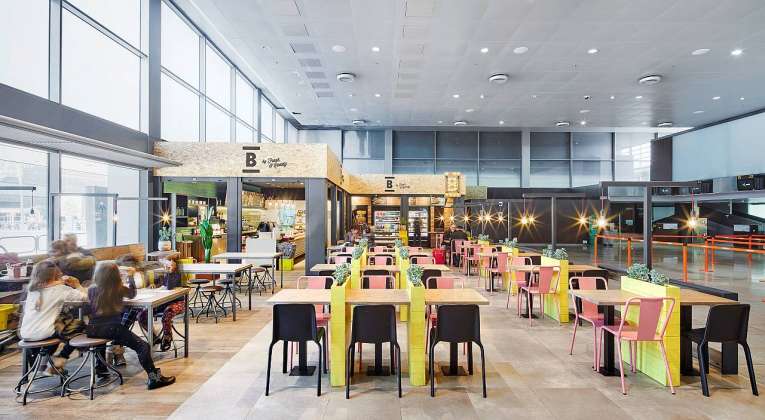 Cafetería Breadway en la T2 del Aeropuerto de Barcelona diseñada por EME Concepts : Fotografía © José Hevia