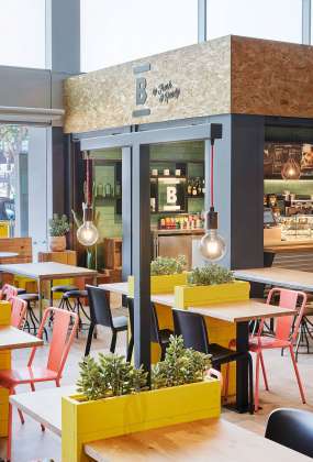 Cafetería Breadway en la T2 del Aeropuerto de Barcelona diseñada por EME Concepts : Fotografía © José Hevia