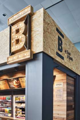 Cafetería Breadway en la T2 del Aeropuerto de Barcelona diseñada por EME Concepts : Fotografía © José Hevia