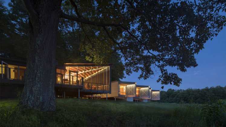 Viviendas en la Finca Histórica High Meadow en Fallingwater por Bohlin Cywinski Jackson : © Nic Lehoux / Bohlin Cywinski Jackson