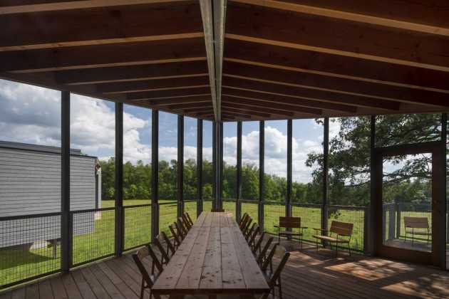 Espacios Interiores de las Viviendas en la Finca Histórica High Meadow en Fallingwater por Bohlin Cywinski Jackson : © Nic Lehoux / Bohlin Cywinski Jackson