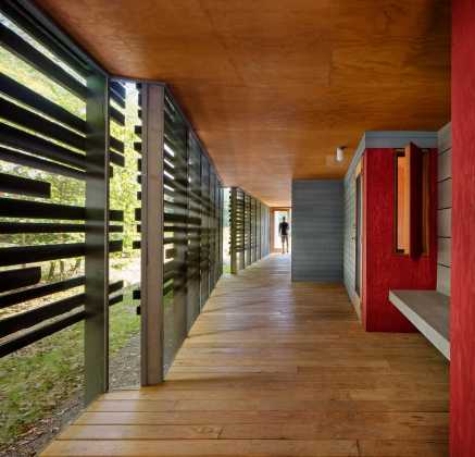 Espacios Interiores de las Viviendas en la Finca Histórica High Meadow en Fallingwater por Bohlin Cywinski Jackson : © Nic Lehoux / Bohlin Cywinski Jackson