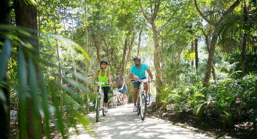 Andaz Mayakoba Resort Camp Biking : Fotografía © Andaz Mayakoba Resort by Grupo Hyatt