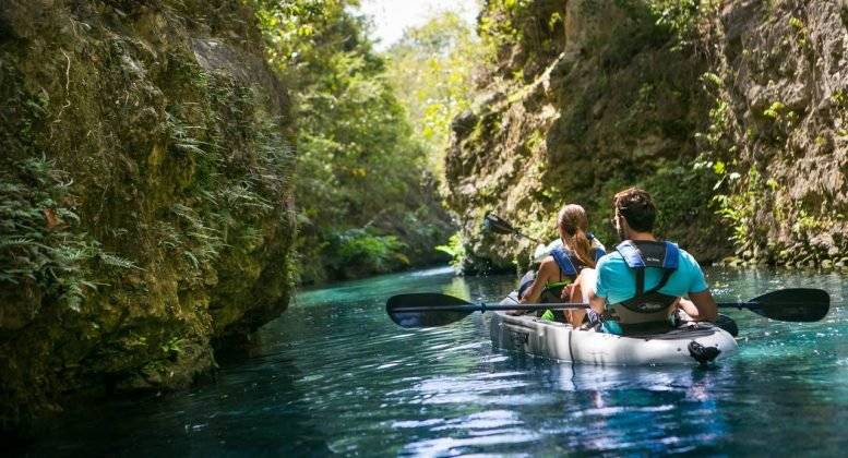 Andaz Mayakoba Resort Camp Kayaks : Fotografía © Andaz Mayakoba Resort by Grupo Hyatt