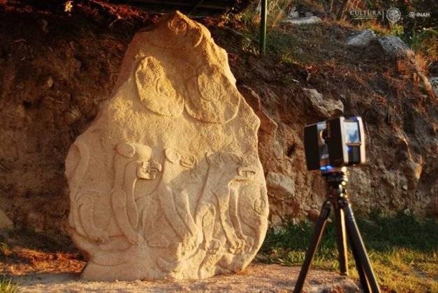 Nuevas tecnologías optimizan investigación y conservación de monumentos y esculturas en Chalcatzingo, Morelos : Fotografía cortesía de © Carolina Meza y © Mario Córdova INAH