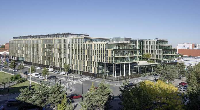 Corporativo Veolia en Aubervilliers, Francia diseñado por Dietmar Feichtinger Architectes Veolia HQ Panoramic View designed by DFA | Dietmar Feichtinger Architectes : Photo © Hertha Humaus